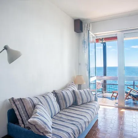 Sole Surf E Relax, Sea-View Balcony Apartment - Happy Rentals *